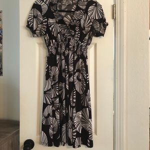 Casual flirty patterned dress